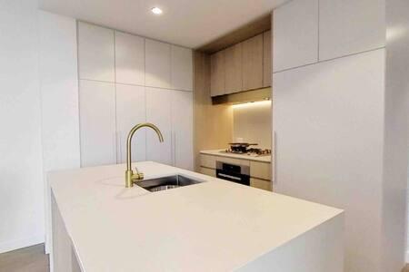 Macquarie Park 2beds 2 Bath 400m To Station, Free WIFI, Parking, Netflix - Accommodation QLD 1
