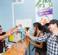 Mad Monkey Backpackers Waterfront - Accommodation QLD