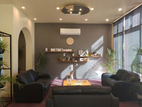 Madison Spa Motel - Adults Only - Accommodation QLD 2