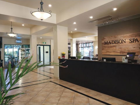Madison Spa Motel - Adults Only - Accommodation QLD 3