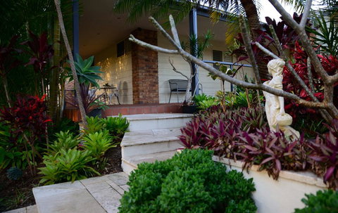 Magnificent Lakeview House - Long Jetty - Accommodation QLD 1