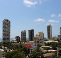 Main Beach Apartment at The Meriton - Accommodation QLD