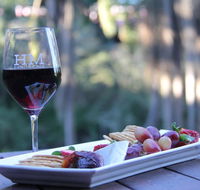 Maleny Hotel - Accommodation QLD