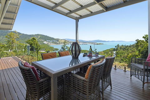 MANDALAY ESCAPE, SECLUSION & SERENITY WITH A POOL - Accommodation QLD 1