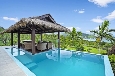 Mandalay Luxury Retreat - Accommodation QLD 1