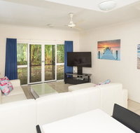 Mango Tree Private Apartments - Accommodation QLD