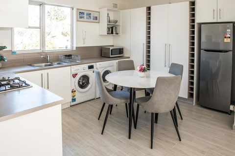 Manly 2 Stay Holiday Apartments - Accommodation QLD 3