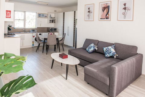 Manly 2 Stay Holiday Apartments - Accommodation QLD 0