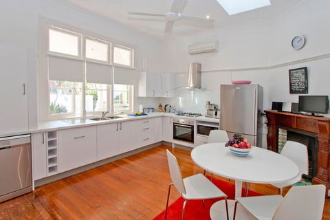 Manly Beachside 2 Bedroom House - Accommodation QLD 3