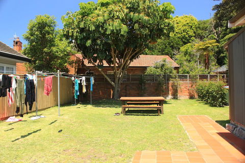 Manly Bunkhouse - Accommodation QLD 3