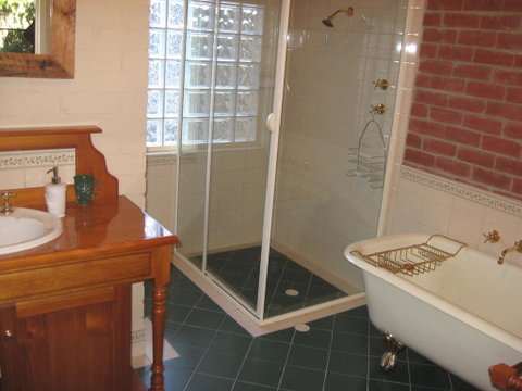Marananga Cottages - Accommodation QLD 3
