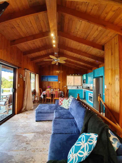 Marazul Paradise Beach House- Panoramic Ocean Views - Accommodation QLD 3