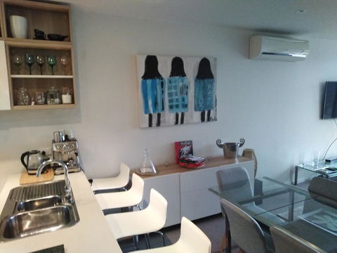 Marina View Apartment On The Maribyrnong River, Melbourne - Accommodation QLD 2