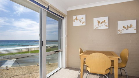 Mariners 4 - Mollymook - Accommodation QLD 1
