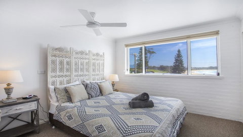 Mariners 4 - Mollymook - Accommodation QLD 3