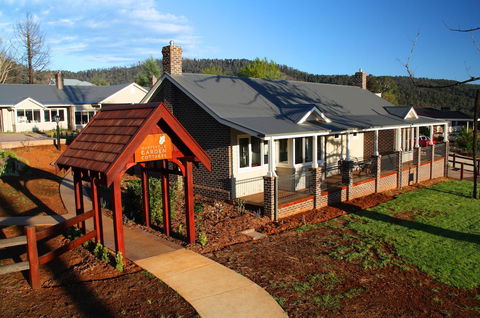 Marysville Garden Cottages - Accommodation QLD 3