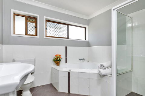 MAS Country Jackie Howe Motel - Accommodation QLD 3