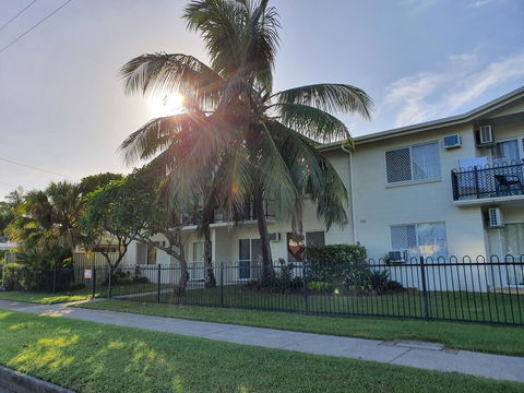 Meis City Homestay - Accommodation QLD 1