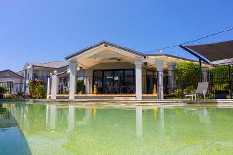 Meridian Beachside Apartments - Accommodation QLD 3