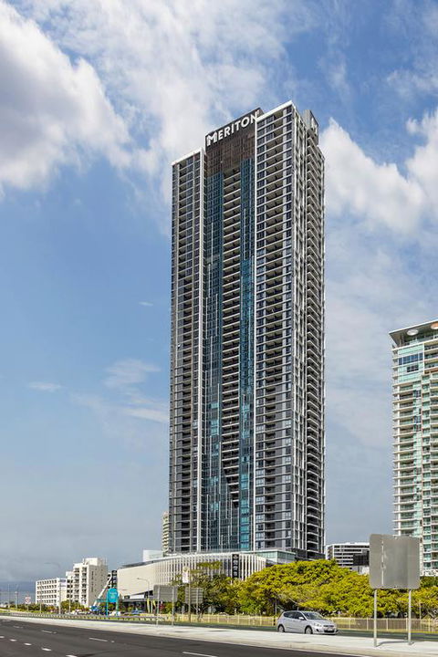 Meriton Suites Southport - Accommodation QLD 3