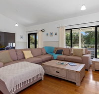 MERMAIDS ON MARENGO - large home with wifi - Accommodation QLD