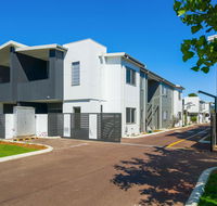 MERRIFIELD Foothill Suites - RELAXING LIFETYLE CHOICE - Accommodation QLD