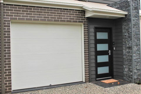 Michael's Place: Brand New Unit Close To Uni & CBD - Accommodation QLD 2
