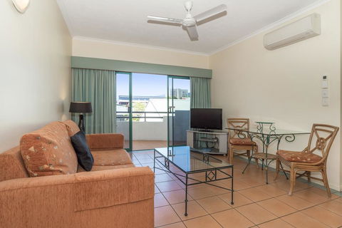 Mid City Luxury Suites - Accommodation QLD 2