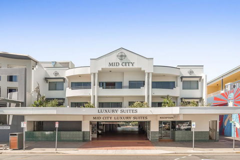 Mid City Luxury Suites - Accommodation QLD 0