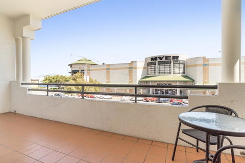 Mid City Luxury Suites - Accommodation QLD 1