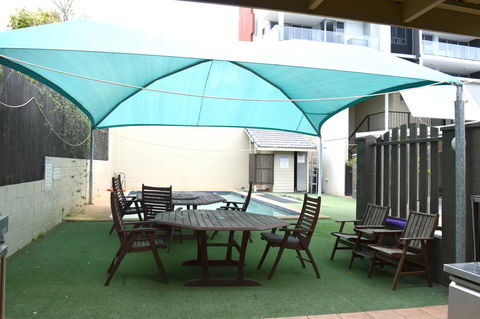 Mid City Motor Inn - Accommodation QLD 2