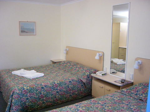 Mid Coast Motor Inn - Accommodation QLD 0