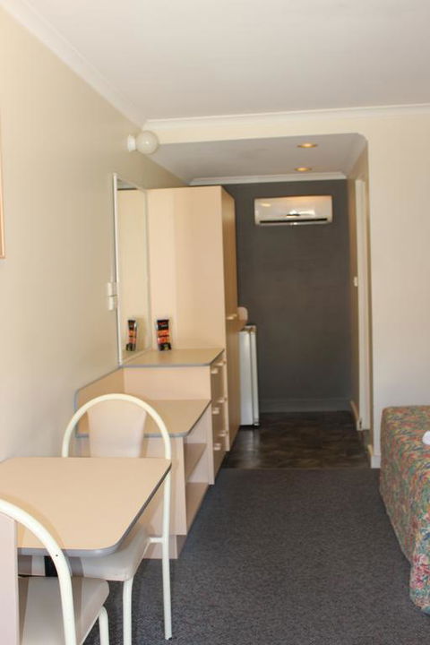 Mid Coast Motor Inn - Accommodation QLD 1