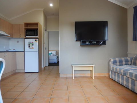 Middle Rock Holiday Resort - Accommodation QLD 2