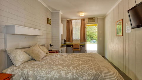 Millers Cottage Motel - Accommodation QLD 2