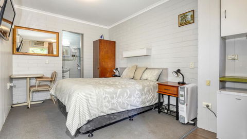Millers Cottage Motel - Accommodation QLD 3