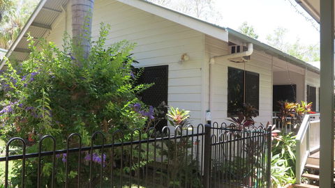 Mills Cottage 54 Hayles Avenue - Accommodation QLD 2
