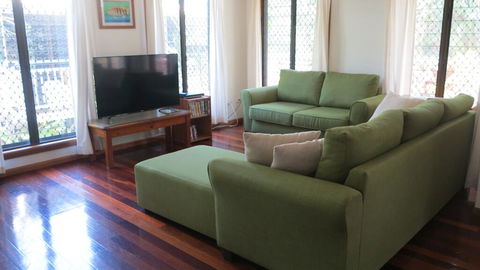 Mills Cottage 54 Hayles Avenue - Accommodation QLD 1