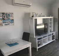 Mindarie Beach Studio - Accommodation QLD