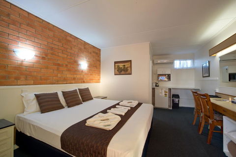 Mineral Sands Motel - Accommodation QLD 3
