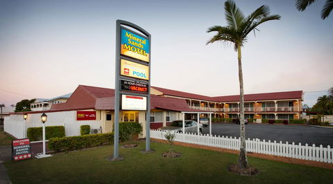 Mineral Sands Motel - Accommodation QLD 0