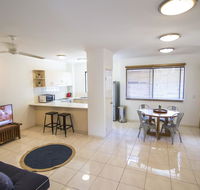 Minnie St 2 Bedroom / 2 Bathroom Apartment - Accommodation QLD
