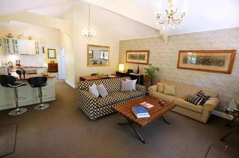 Mirkwood Forest Self-contained Spa Cottages - Accommodation QLD 1