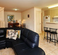 Modern 3 Bedroom Townhouse - Accommodation QLD