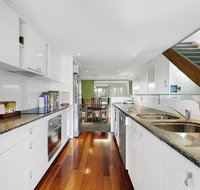 Modern Brisbane City Penthouse - Accommodation QLD
