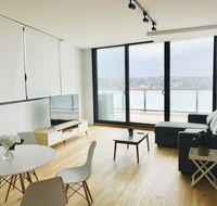 Modern Designer 2BR Apartment Near Airport  Beach - Accommodation QLD