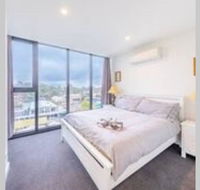 Modern Luxury 3 Bedroom Apartment with Sea Views - Accommodation QLD