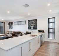 Modern Luxury at Christies Beach - Accommodation QLD