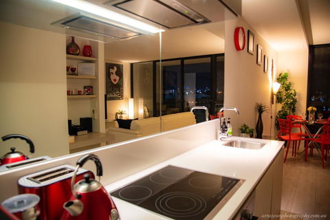 Modern, Clean, Luxury At The Right Price..... - Accommodation QLD 1