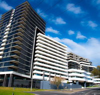 Modern Clean Luxury at the Right Price..... - Accommodation QLD